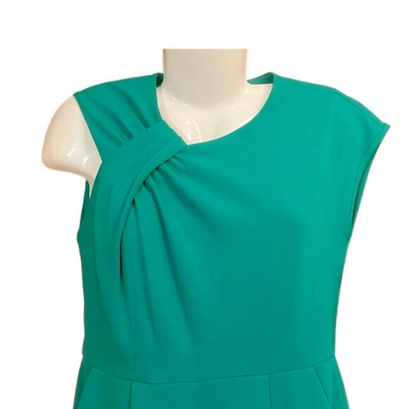 Calvin Klein Women's Green Tapered Leg Jumpsuit w/ Pockets MSRP $139 | Size 4 - Picture 7 of 10